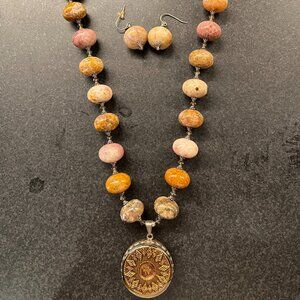 Chunky Agate Necklace w/Antique Button Holder Pendant w/Matching Earrings Set
